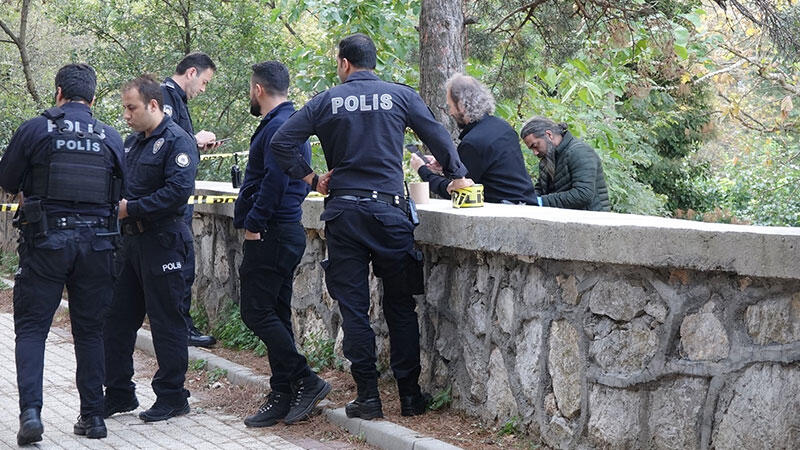 Bursa'da çocuk parkında ağaca asılı kadın cesedi bulundu