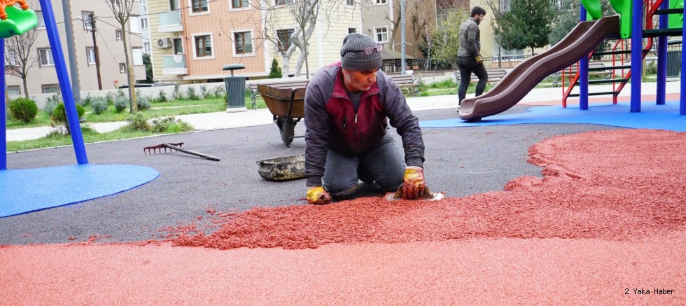 Kartal’da Parkların Zeminleri Çocuklar İçin Yenileniyor.